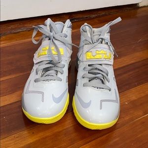 ✔️ 🏀 Lebron James sneakers